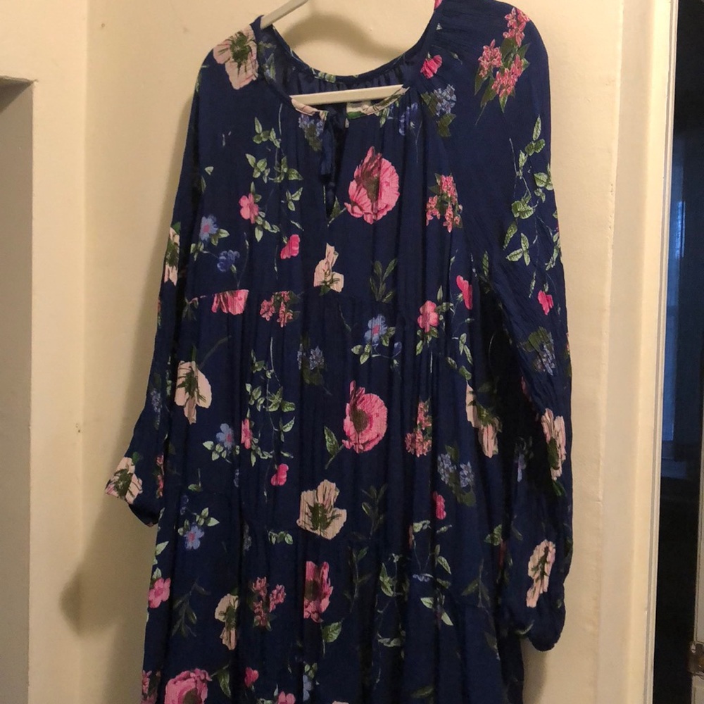 Long sleeve floral dress never worn
